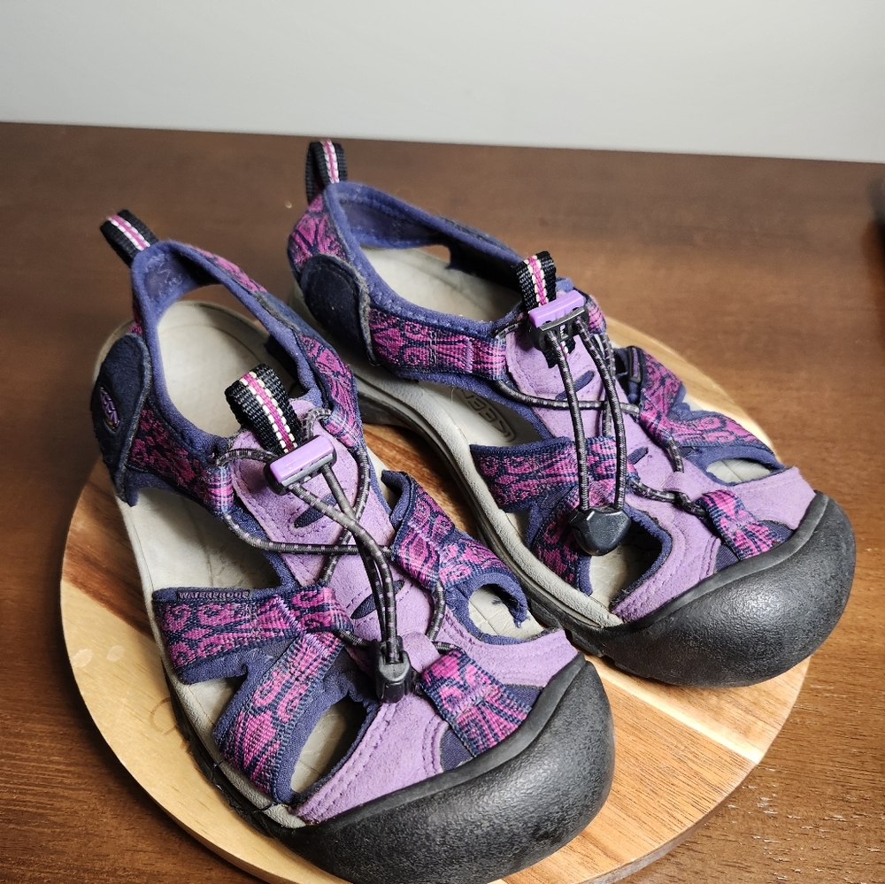 Size 6.5 Keen whisper